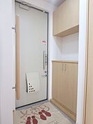 玄関横にシューズボックスがついているので、片付いた玄関がキープできます。