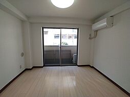 ツインクレスト童夢I 101 1階1Kのリビング/ダイニング