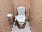 別室参考写真／快適な温水洗浄便座付き