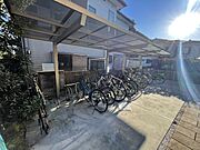 屋根付きの駐輪場