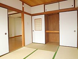 ロイヤル金子マンション 307 3階2LDKの寝室