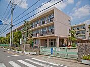 草加市立花栗南小学校まで350ｍ