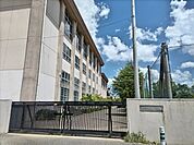 越谷市立西中学校まで1800ｍ