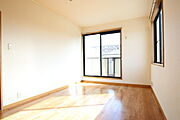 2面採光の明るいお部屋です★