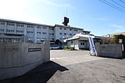 白岡市立白岡中学校まで1400ｍ