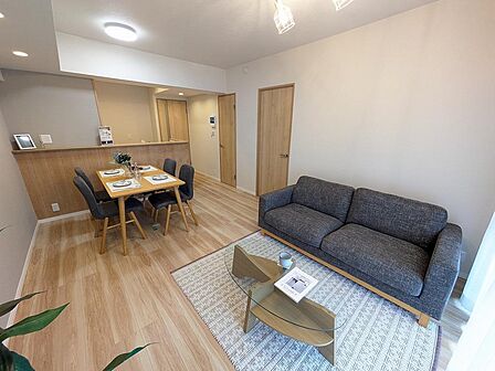 家具・調度品は販売価格に含まれておりません。