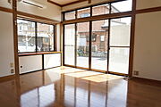 ★南向き7.6帖の洋室です♪★
