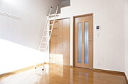 バルコニー側からみたお部屋です☆　