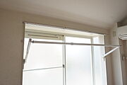 折り畳み式の室内物干付きです♪