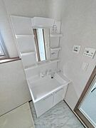 ★★洗面所には身支度に便利な洗面化粧台があります♪★★