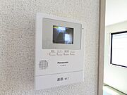 ★★モニター付きインターホンで室内にいながら来客対応が出来ます♪★★