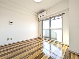 ロイヤルアネックスベイフロント 1401 14階1Kのリビング/ダイニング