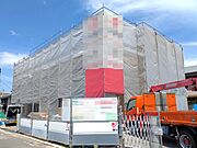 建築中