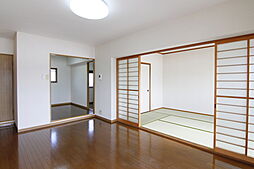 伊予鉄道郡中線 土居田駅 徒歩3分の賃貸マンション 1階3LDKのリビング/ダイニング