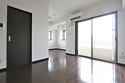 伊予鉄道市駅線 警察署前駅 徒歩4分の賃貸マンション 5階ワンルームのリビング/ダイニング