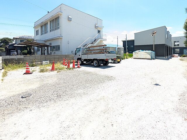 24 / 35