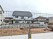 建築中