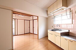 浅井マンション 101 1階2LDKのリビング/ダイニング