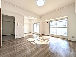 伊予鉄道高浜線 三津駅 徒歩3分の賃貸マンション 2階3LDKのリビング/ダイニング