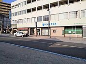 銀行