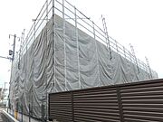 建築中