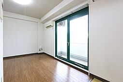 サンプラザ・ベビードール 404 4階ワンルームのリビング/ダイニング