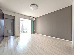 伊予鉄道高浜線 衣山駅 徒歩6分の賃貸アパート 1階1Kのリビング/ダイニング