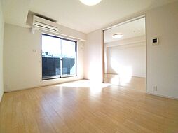 JR予讃線 伊予市駅 徒歩13分の賃貸アパート 2階2LDKのリビング/ダイニング