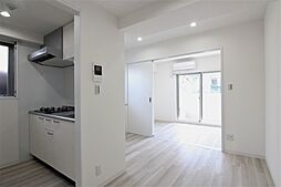 フォルテ春日町 301 3階1LDKのリビング/ダイニング