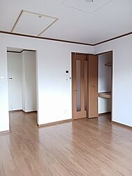 JR豊肥本線 武蔵塚駅 4.5kmの賃貸アパート 2階2LDKのリビング/ダイニング