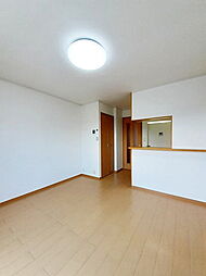 JR豊肥本線 武蔵塚駅 3.6kmの賃貸アパート 2階1LDKのリビング/ダイニング