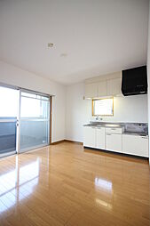 シャン・ド・フルール 203 2階1LDKのリビング/ダイニング