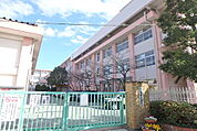 福岡市立東若久小学校まで1400ｍ