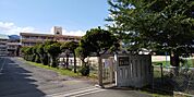 鳥栖市立麓小学校まで750ｍ