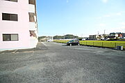 平置駐車場です