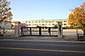周辺：小学校