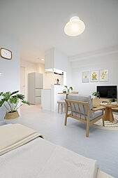 ＵＮＩＴＥＤ八島 104 1階ワンルームのリビング/ダイニング