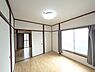 寝室：自然光が明るいお部屋です♪※カーテンは残置物。