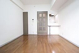 サウザー岡本 207 2階1Kのリビング/ダイニング