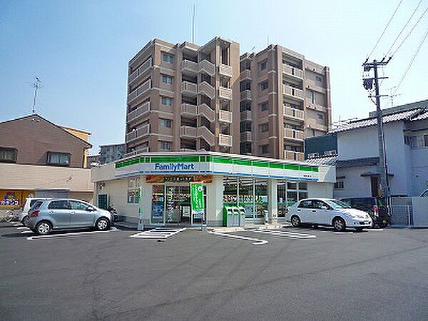 ファミリーマート八幡産医大通り店・（653m）