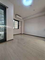 プラーズ下平間 303 3階ワンルームのリビング/ダイニング