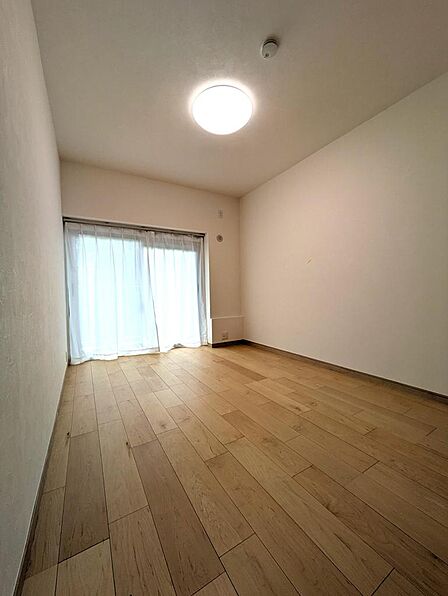 西側6帖の洋室です♪