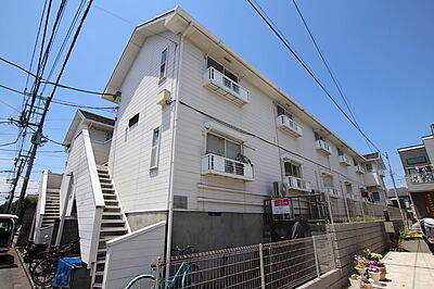 外観：★閑静な住宅街に佇む単身者向けアパート★