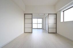 ルミエールＪＲ八尾 401 4階1LDKのリビング/ダイニング