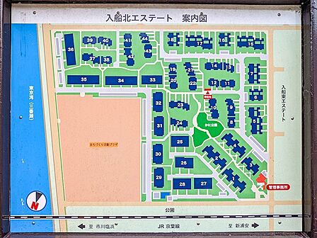 総戸数319戸の大規模コミュニティ。土地持分約53.49坪の資産性も魅力です。