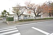 桐生市立桜木中学校(298m)