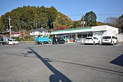 ファミリーマート桐生川内町店(215m)