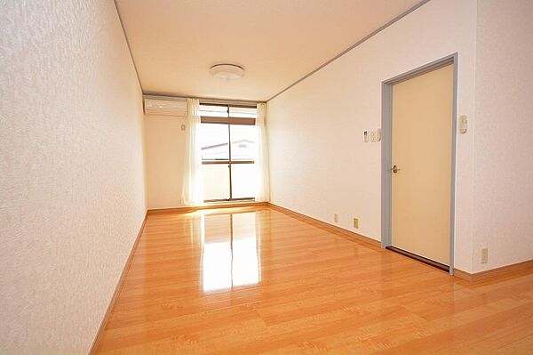 apartment 群馬県桐生市新里町新川1380-106
新里町新川の賃貸情報を見る
物件地図