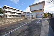 新里東小学校(1、740m)