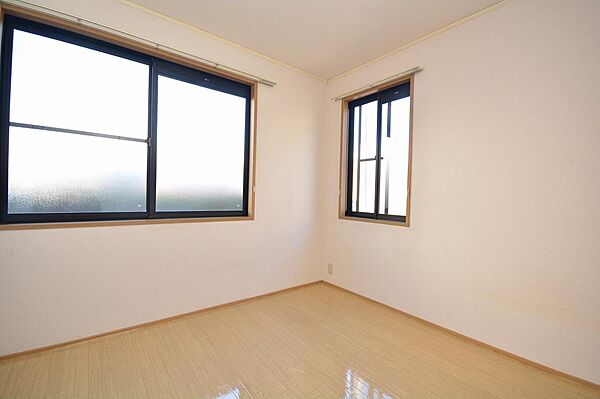 apartment 群馬県みどり市笠懸町阿左美1519-7
笠懸町阿左美の賃貸情報を見る
物件地図